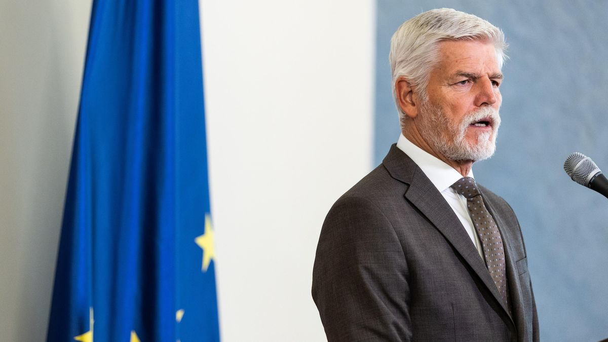 Pavel se debatě o velvyslancích nebrání, odmítnutí všech nemá za vhodné